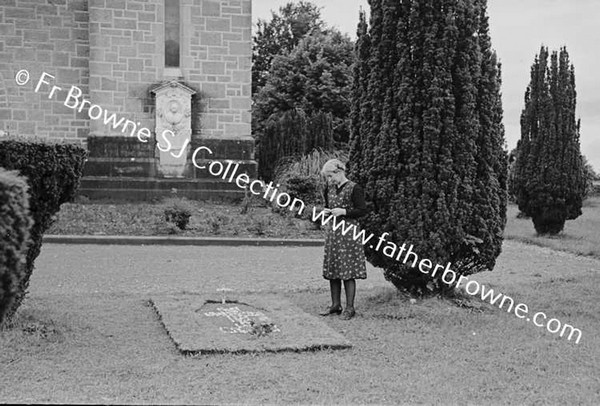 MISS THORPE AT FR.BERMINGHAM'S GRAVE